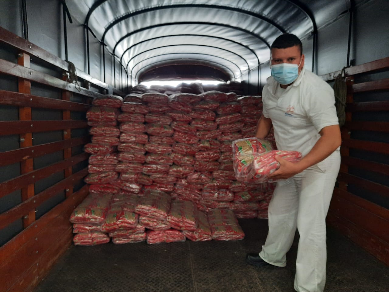 Lee más sobre el artículo Recibimos donación de 7.986 kilos de pasta para ayudar en la crisis alimentaria