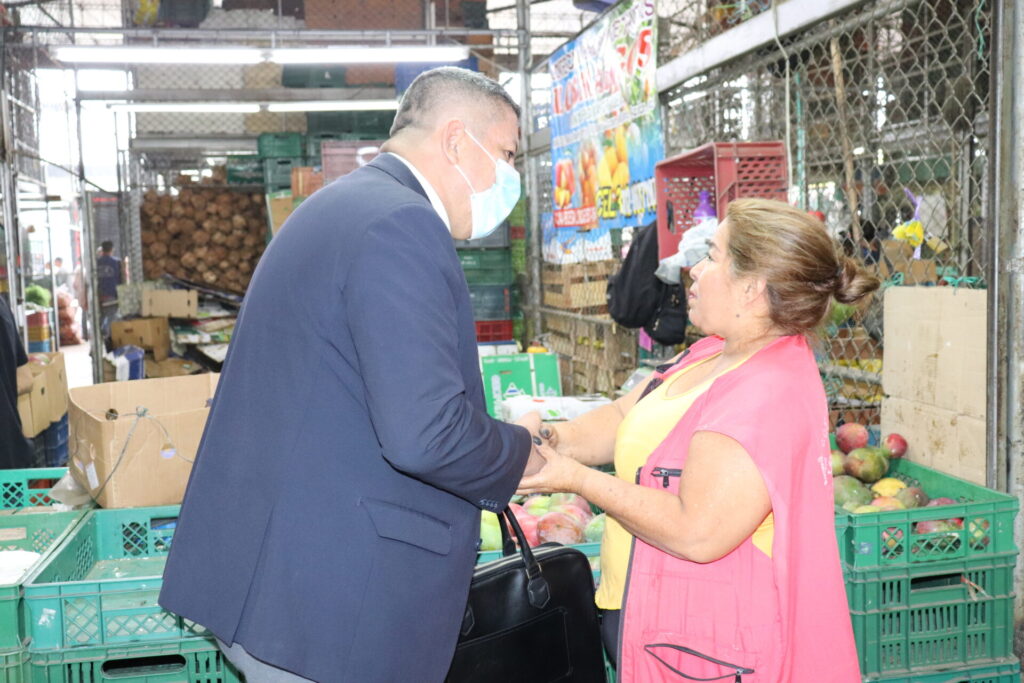 VISITA CAVASA BANCO DE ALIMENTOS CALI (6)